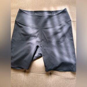 Uniqlo biker shorts size small